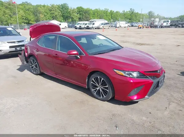 4T1B11HK4JU585446 2018 TOYOTA CAMRY - Image 1