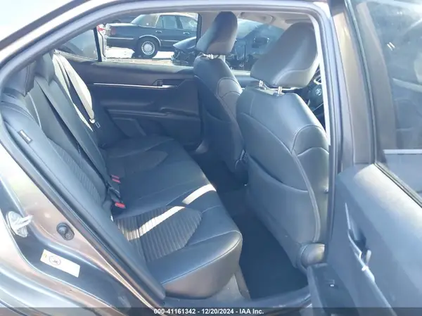 4T1B11HK4JU585740 2018 TOYOTA CAMRY - Image 8