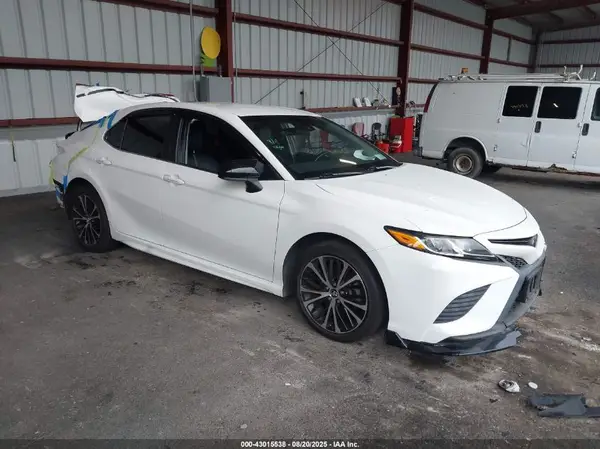 4T1B11HK4JU586158 2018 TOYOTA CAMRY - Image 1