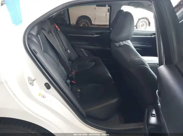 4T1B11HK4JU586158 2018 TOYOTA CAMRY - Image 8