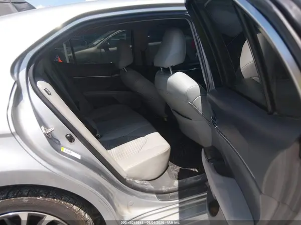 4T1B11HK4JU586662 2018 TOYOTA CAMRY - Image 8