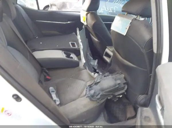 4T1B11HK4JU588220 2018 TOYOTA CAMRY - Image 8