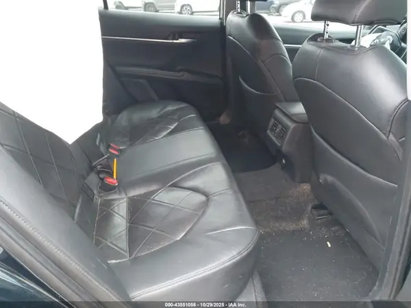 4T1B11HK4JU588668 2018 TOYOTA CAMRY - Image 8