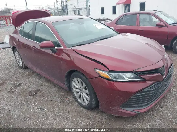 4T1B11HK4JU589545 2018 TOYOTA CAMRY - Image 1