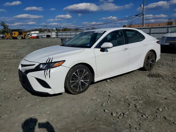 4T1B11HK4JU590453 2018 TOYOTA CAMRY - Image 1