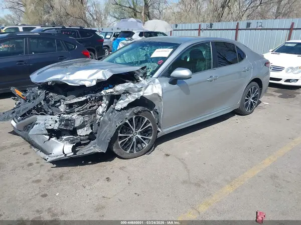 4T1B11HK4JU592011 2018 TOYOTA CAMRY - Image 2