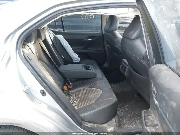 4T1B11HK4JU592140 2018 TOYOTA CAMRY - Image 8