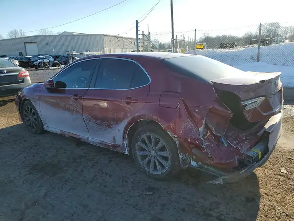 4T1B11HK4JU592543 2018 TOYOTA CAMRY - Image 2