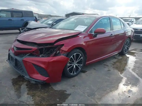 4T1B11HK4JU592610 2018 TOYOTA CAMRY - Image 2