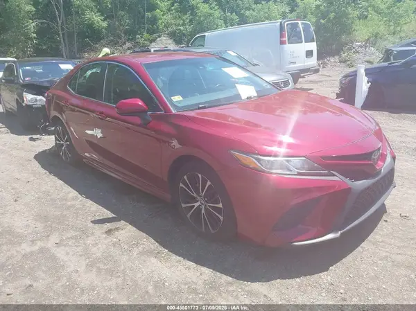 4T1B11HK4JU593546 2018 TOYOTA CAMRY - Image 1