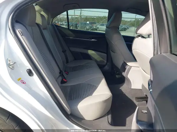 4T1B11HK4JU593661 2018 TOYOTA CAMRY - Image 8