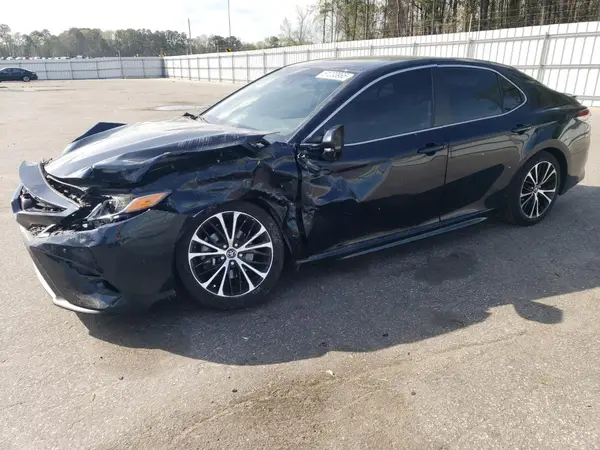 4T1B11HK4JU594647 2018 TOYOTA CAMRY - Image 1