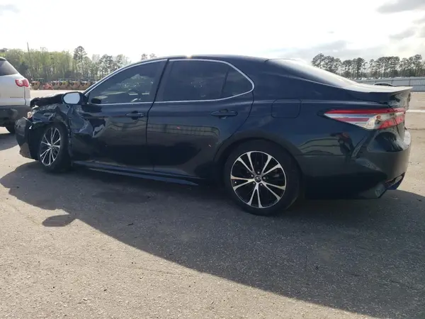 4T1B11HK4JU594647 2018 TOYOTA CAMRY - Image 2