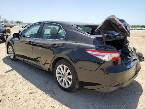 4T1B11HK4JU595085 2018 TOYOTA CAMRY - Image 2