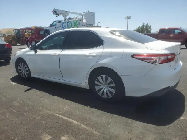 4T1B11HK4JU595149 2018 TOYOTA CAMRY - Image 2