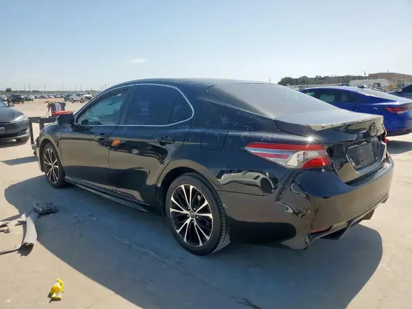 4T1B11HK4JU595555 2018 TOYOTA CAMRY - Image 2
