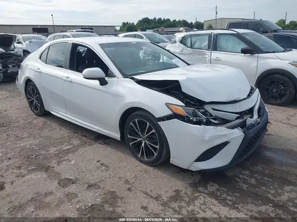 4T1B11HK4JU597001 2018 TOYOTA CAMRY - Image 1