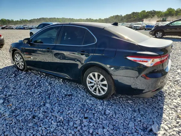 4T1B11HK4JU598391 2018 TOYOTA CAMRY - Image 2