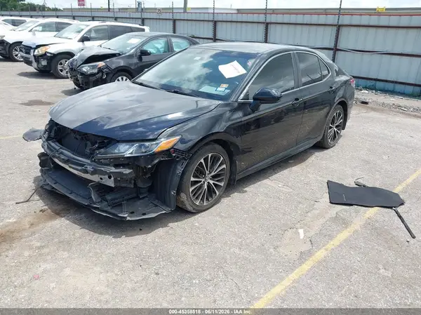 4T1B11HK4JU598987 2018 TOYOTA CAMRY - Image 2