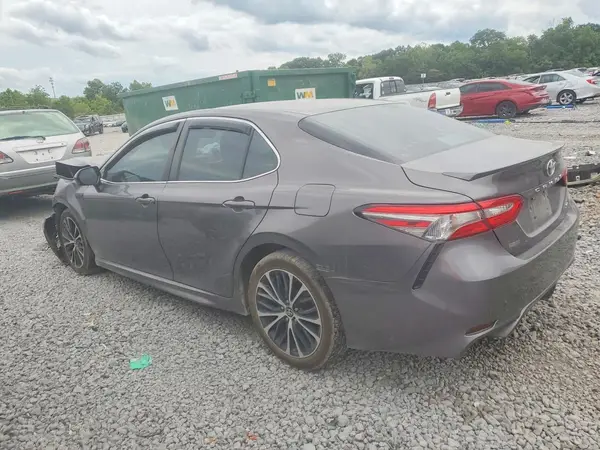 4T1B11HK4JU602195 2018 TOYOTA CAMRY - Image 2