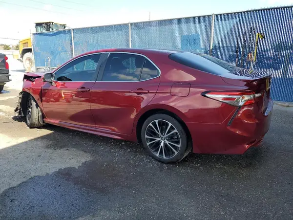4T1B11HK4JU602990 2018 TOYOTA CAMRY - Image 2