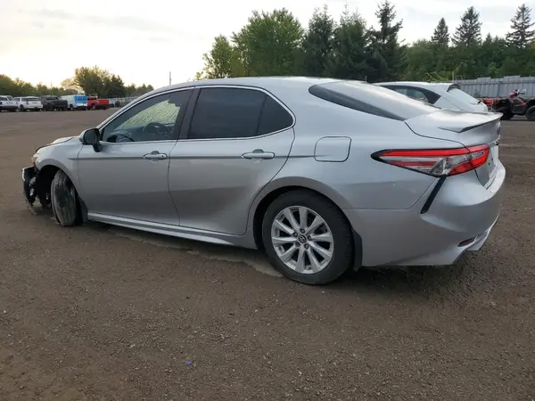 4T1B11HK4JU605338 2018 TOYOTA CAMRY - Image 2