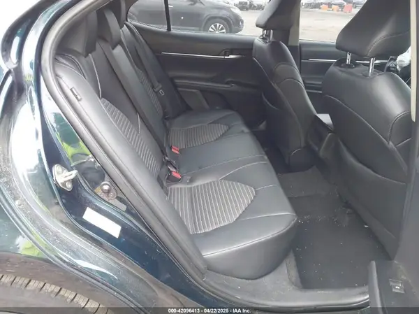 4T1B11HK4JU607624 2018 TOYOTA CAMRY - Image 8