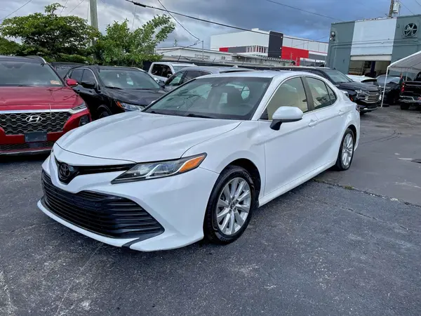 4T1B11HK4JU608501 2018 TOYOTA CAMRY - Image 2