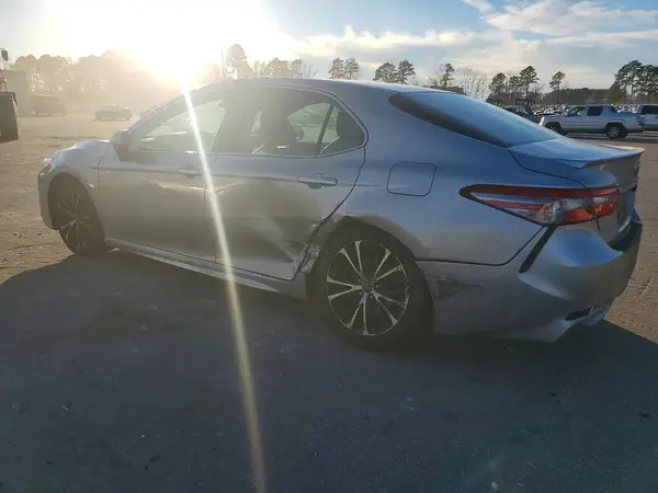 4T1B11HK4JU609891 2018 TOYOTA CAMRY - Image 2