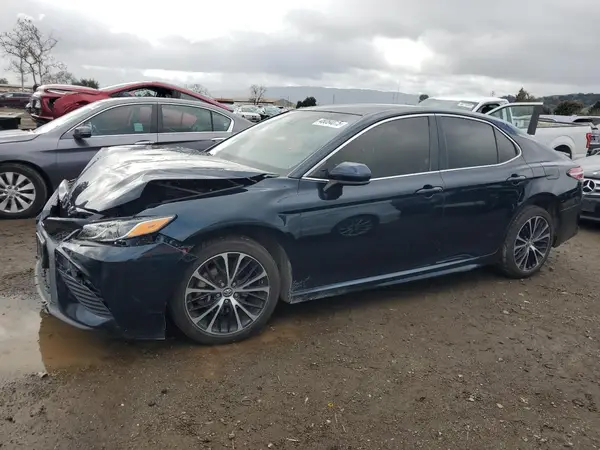 4T1B11HK4JU610054 2018 TOYOTA CAMRY - Image 1