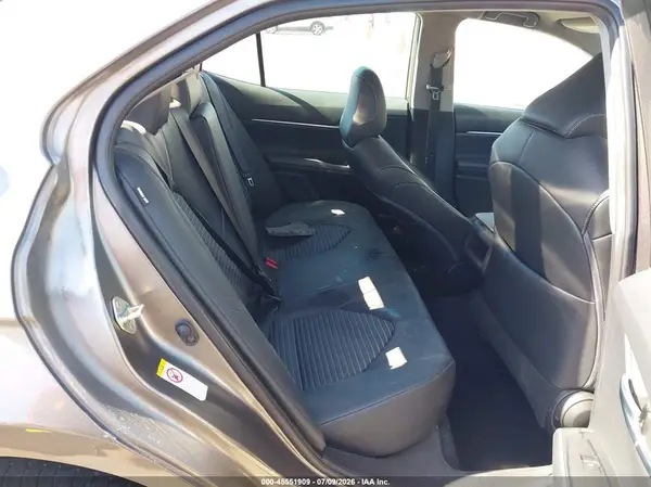 4T1B11HK4JU610460 2018 TOYOTA CAMRY - Image 8