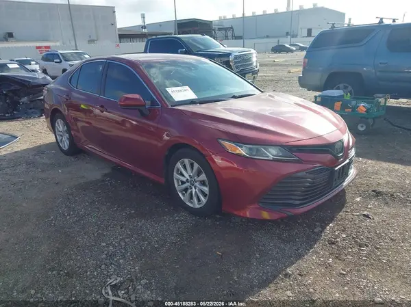 4T1B11HK4JU612774 2018 TOYOTA CAMRY - Image 1