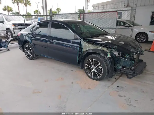 4T1B11HK4JU612998 2018 TOYOTA CAMRY - Image 1