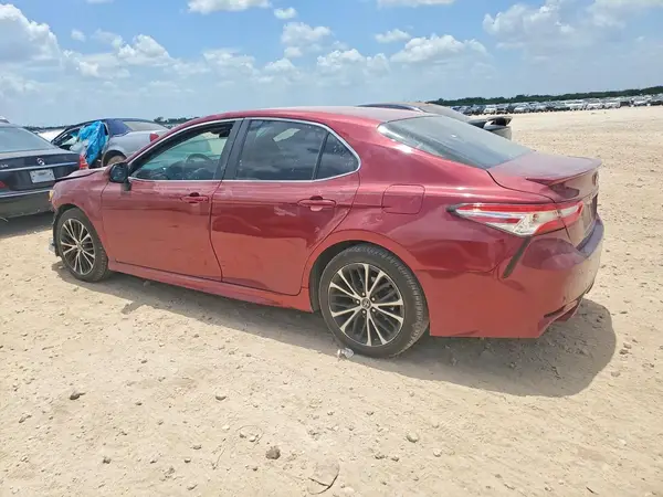 4T1B11HK4JU613407 2018 TOYOTA CAMRY - Image 2