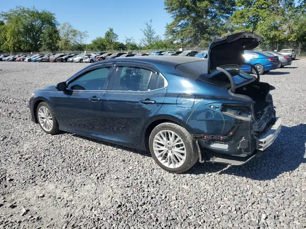 4T1B11HK4JU613455 2018 TOYOTA CAMRY - Image 2