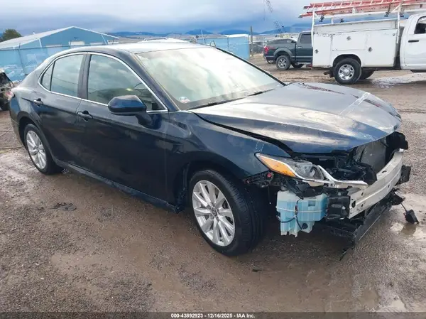 4T1B11HK4JU615416 2018 TOYOTA CAMRY - Image 1