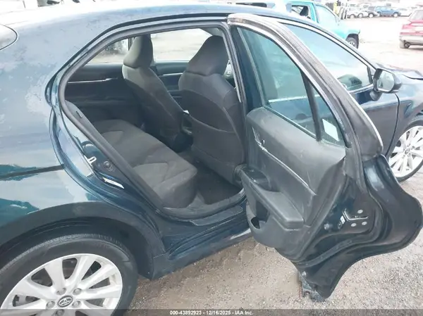4T1B11HK4JU615416 2018 TOYOTA CAMRY - Image 8