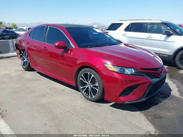 4T1B11HK4JU616078 2018 TOYOTA CAMRY - Image 1