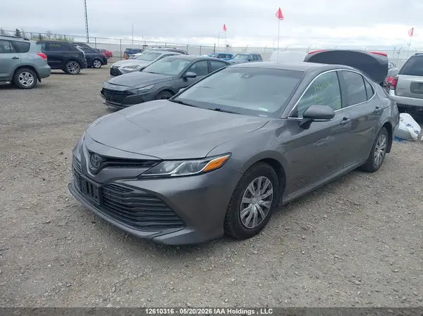 4T1B11HK4JU617375 2018 TOYOTA CAMRY - Image 2