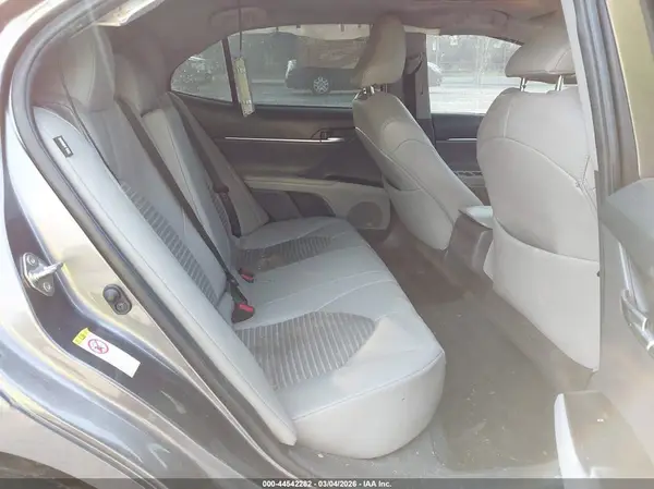 4T1B11HK4JU617831 2018 TOYOTA CAMRY - Image 8
