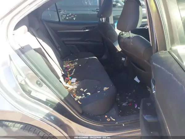 4T1B11HK4JU618235 2018 TOYOTA CAMRY - Image 8