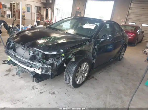 4T1B11HK4JU618509 2018 TOYOTA CAMRY - Image 2