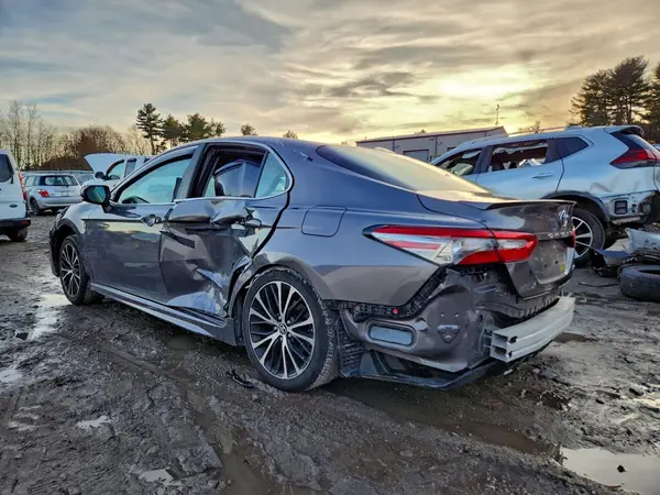 4T1B11HK4JU618669 2018 TOYOTA CAMRY - Image 2