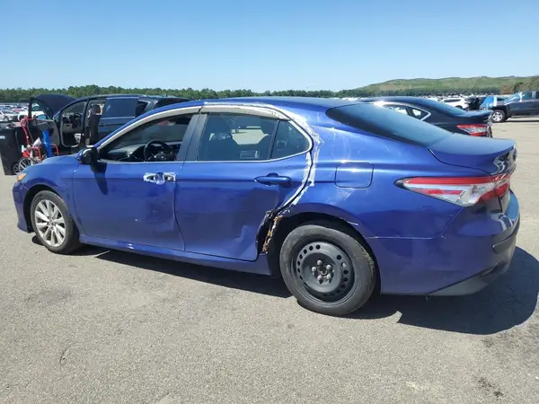 4T1B11HK4JU619370 2018 TOYOTA CAMRY - Image 2