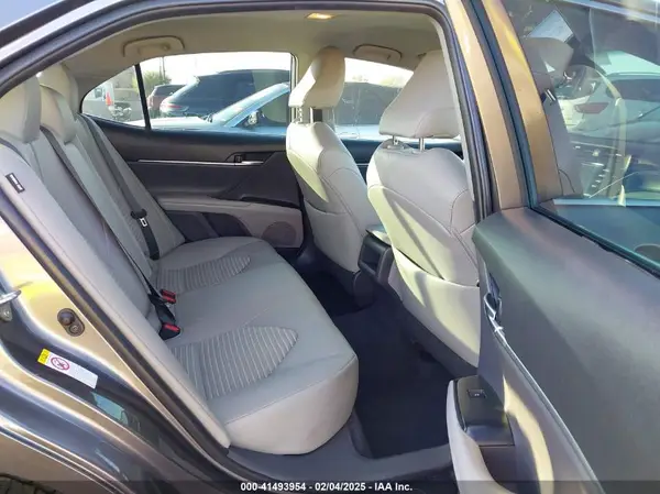 4T1B11HK4JU622804 2018 TOYOTA CAMRY - Image 8