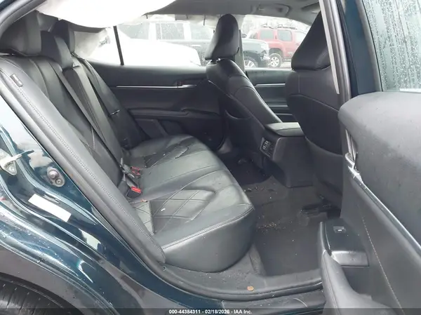 4T1B11HK4JU623659 2018 TOYOTA CAMRY - Image 8