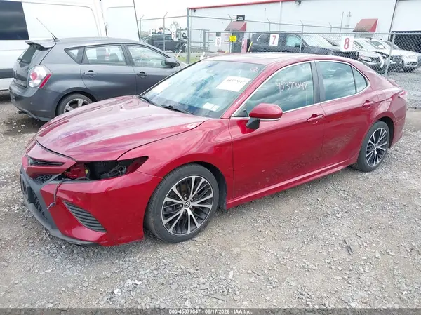 4T1B11HK4JU626240 2018 TOYOTA CAMRY - Image 2