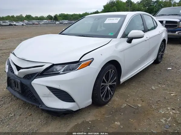 4T1B11HK4JU628926 2018 TOYOTA CAMRY - Image 2