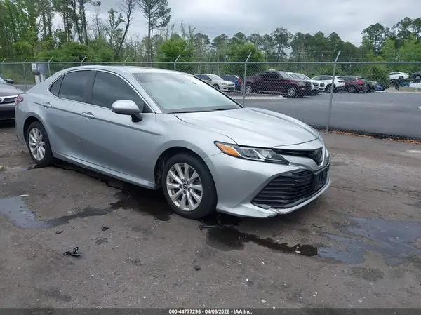 4T1B11HK4JU629042 2018 TOYOTA CAMRY - Image 1