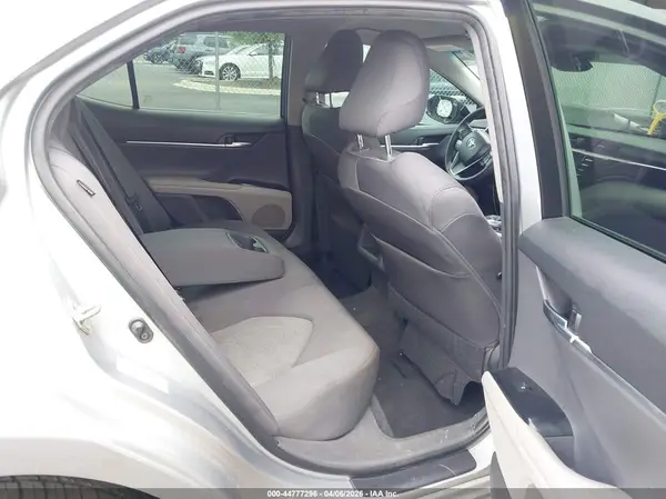 4T1B11HK4JU629042 2018 TOYOTA CAMRY - Image 8